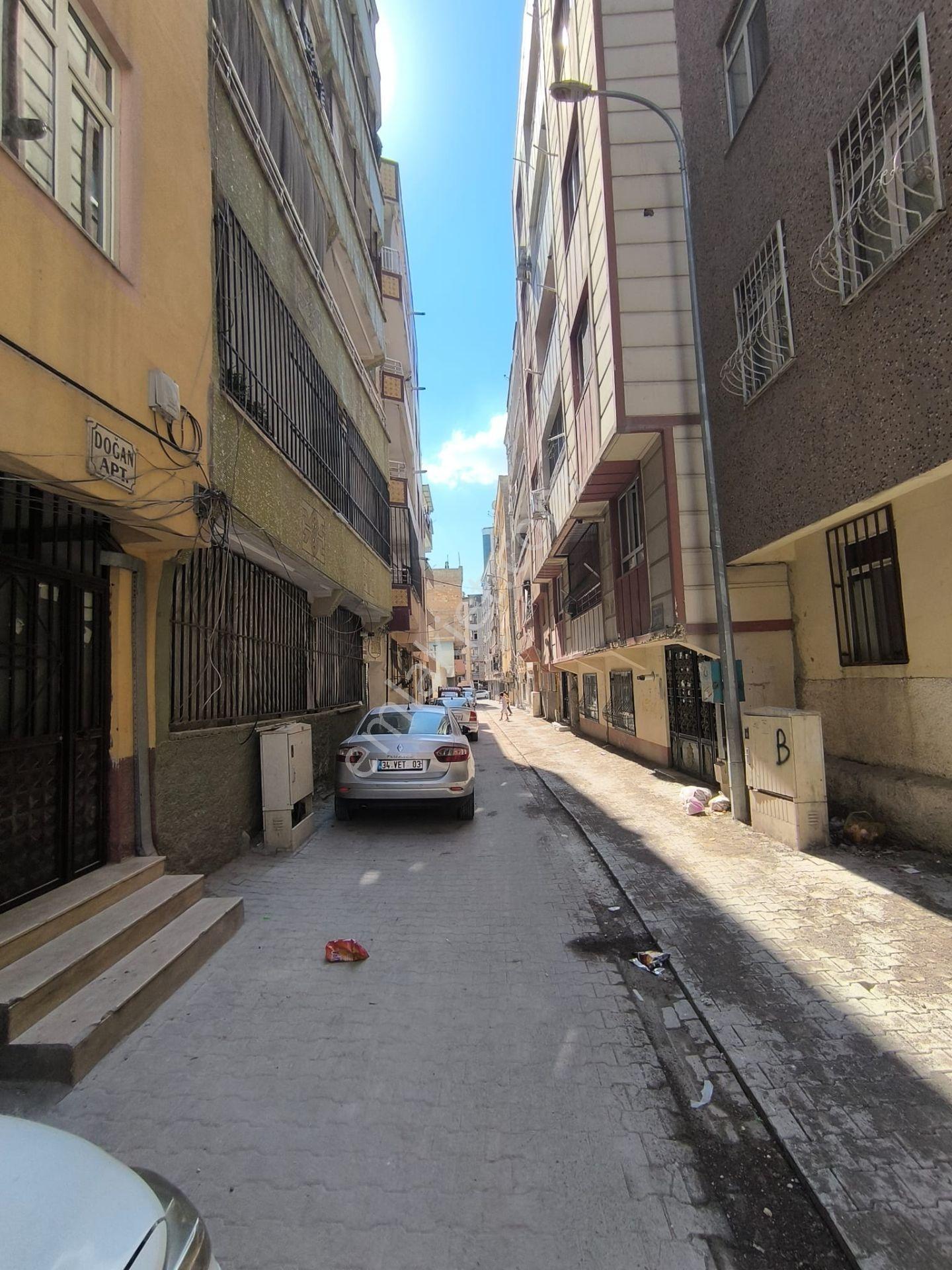 Şair Nabi Mahallesi'nde Satılk Ara Kat Temiz Ve Geniş Doğalgazlı Daire - Görsel 2
