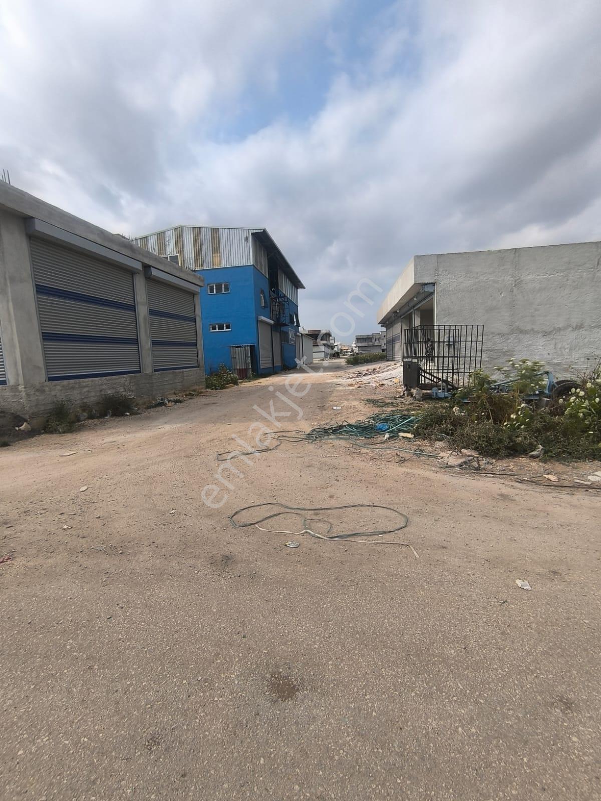 Kardeş Emlak'tan 300 M² Köşe Hisse 3 Cepheli 25 M Yol Cepheli - Görsel 5