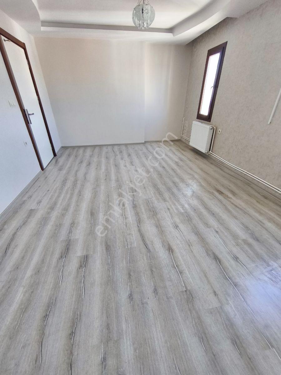 Kardeş Emlak'tan Geniş Daire... - Görsel 22