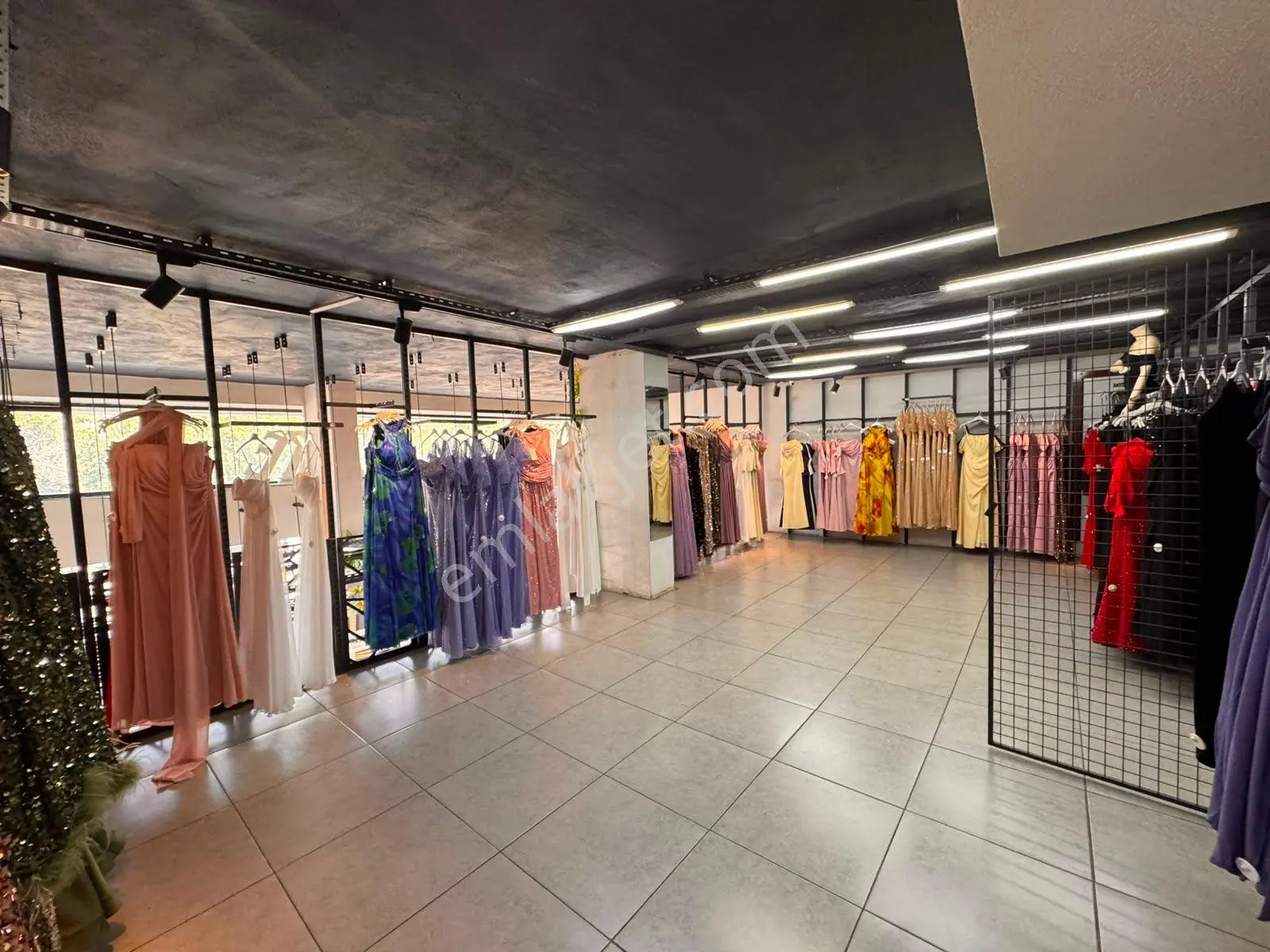 Kurumsal Kiracılı Yüksek Kira Getirisine Sahip Satılık Prestijli Dükkan - Görsel 13