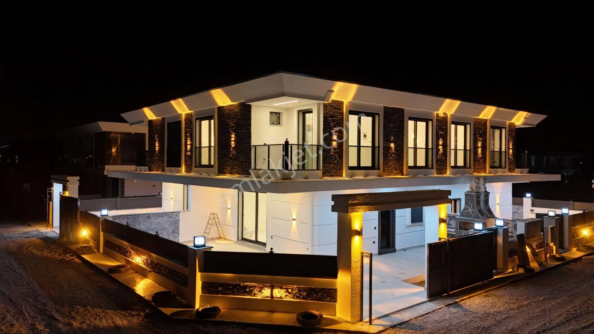 Didim Altınkum Satılık Full Eşyalı Müstakil Havuzlu 3+1 Lüx Villa