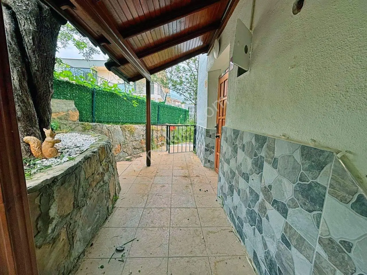 Uytundan Pelitköyde Denize 300 Metre Bahçe Kullanımlı 2+1 Villa - Görsel 21