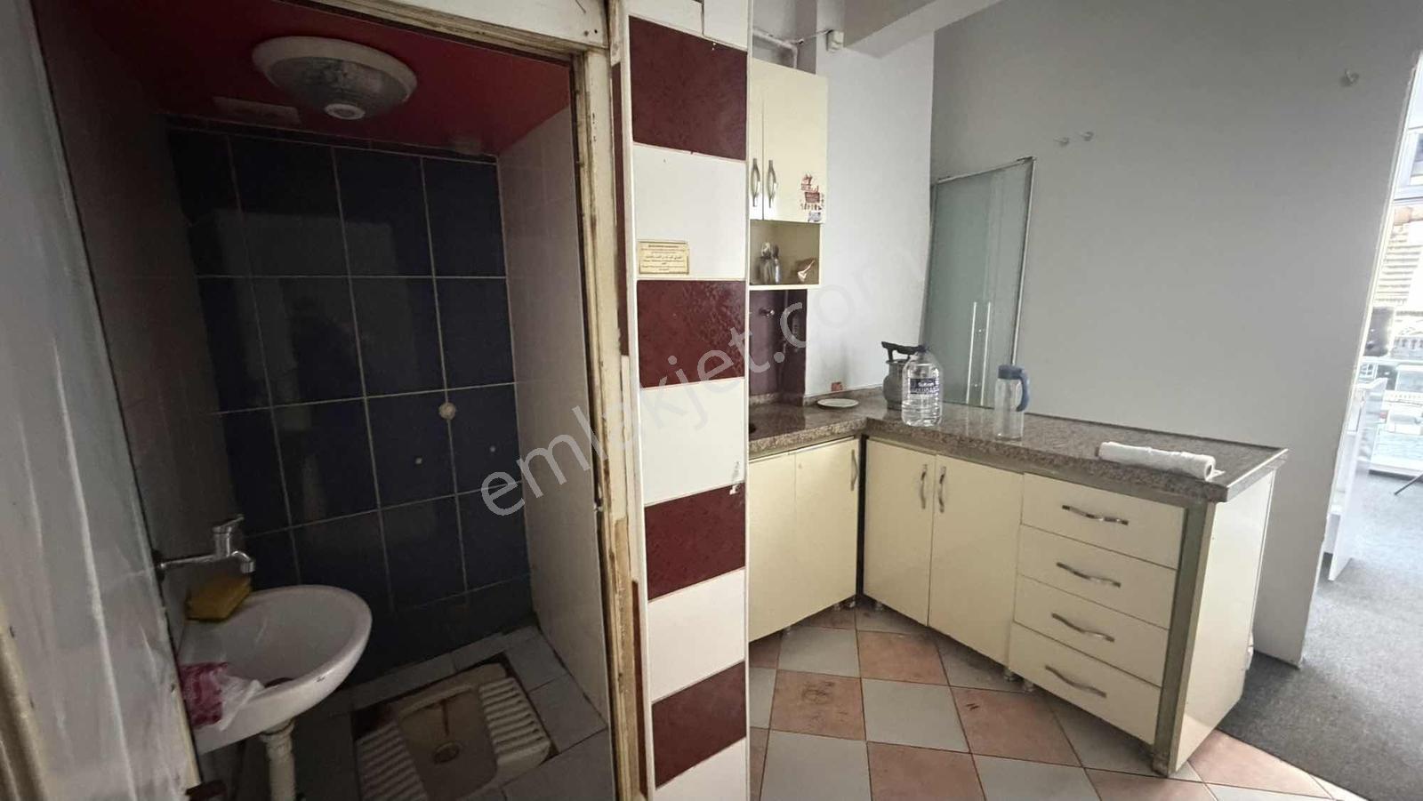 Yenimahalle Yürüyüş Yolunda Yüksek Cirolu İşlek Dükkan - Görsel 18