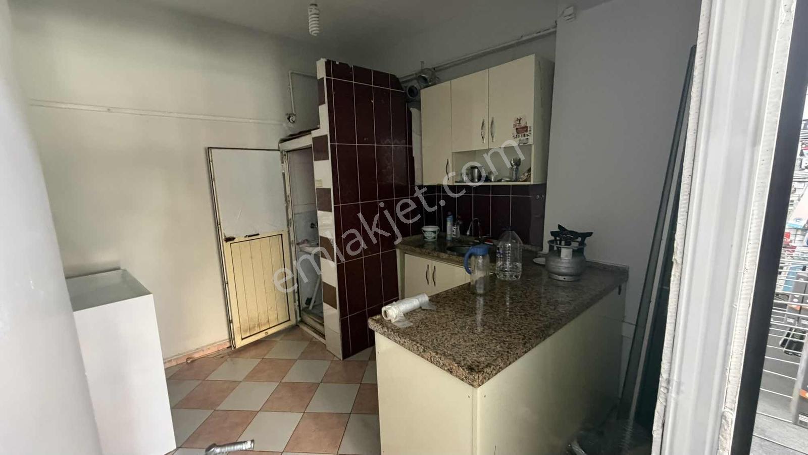 Yenimahalle Yürüyüş Yolunda Yüksek Cirolu İşlek Dükkan - Görsel 3