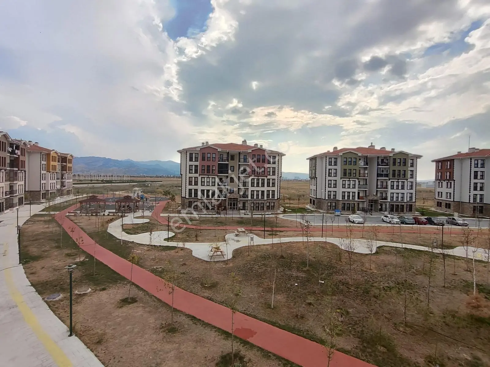 Polis Okulu Yanı Çetinkaya Toki'de Arakat-ankastreli 3+1 Daire - Görsel 32