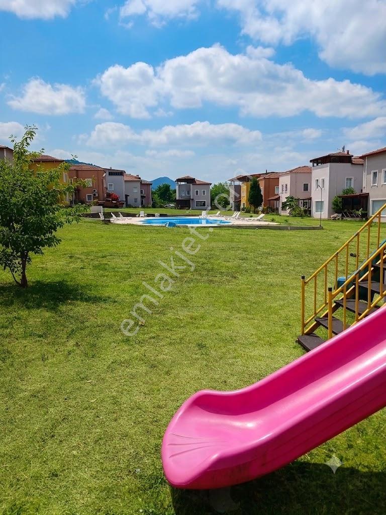 Suadiye Konakları'nda Havuzlu Satılık 5+1 Müstakil Villa - Görsel 11