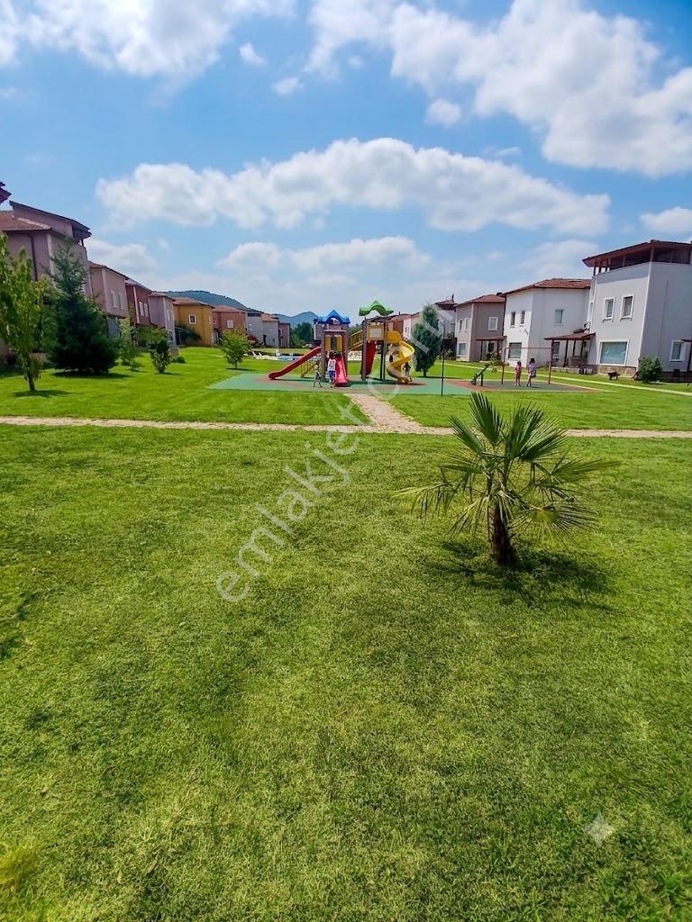 Suadiye Konakları'nda Havuzlu Satılık 5+1 Müstakil Villa - Görsel 12