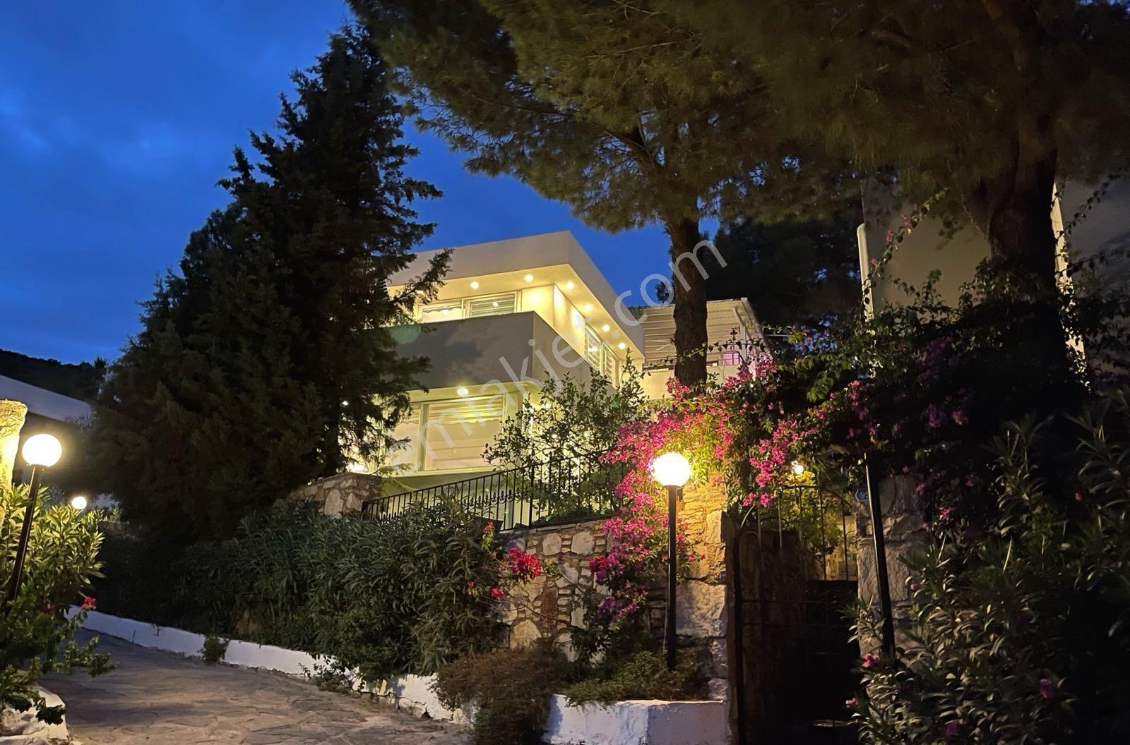 Bodrum Torba Satılık 4+2 Deniz Manzaralı Dubleks Villa - Görsel 35
