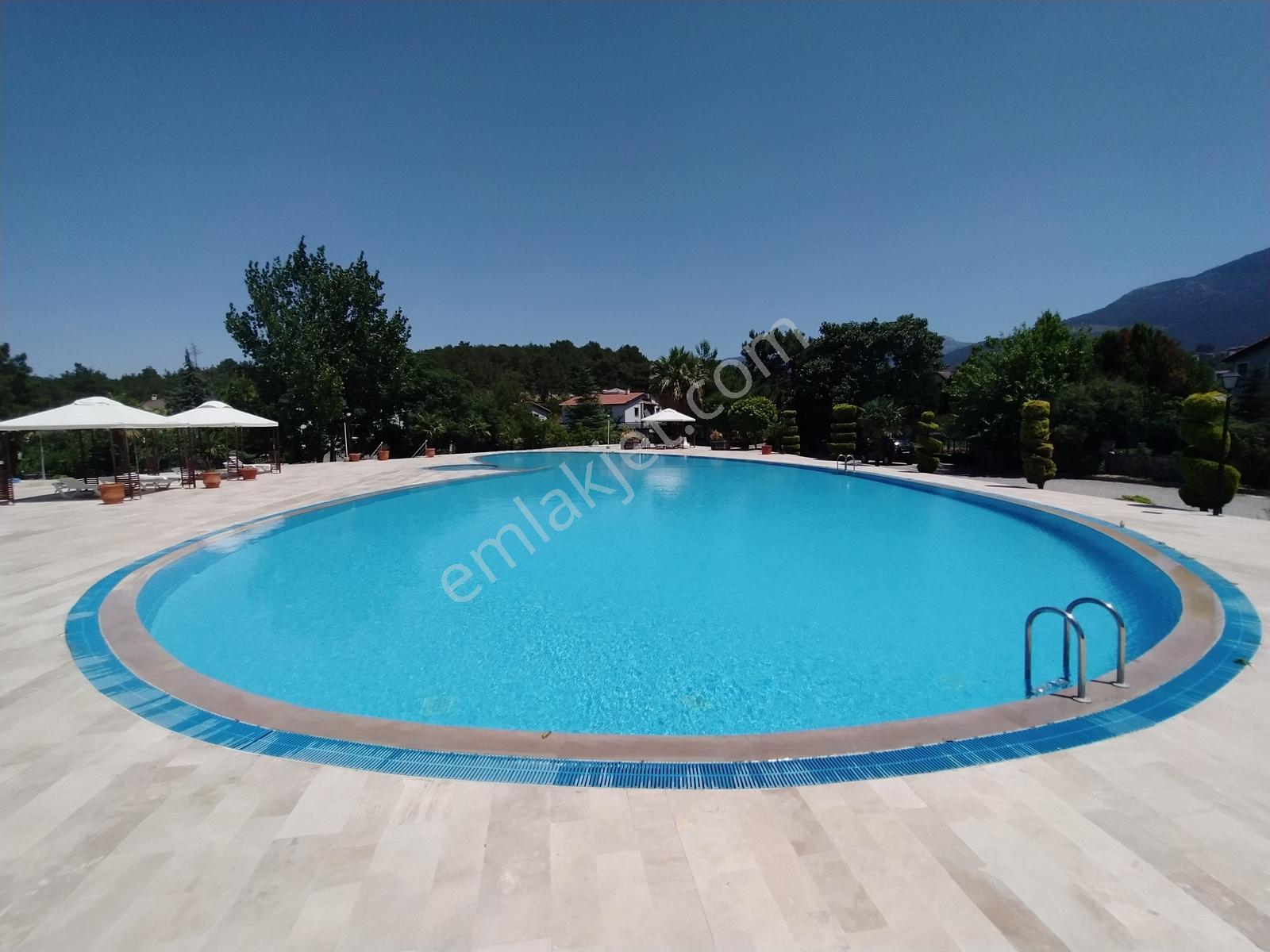 Kemalpaşada Site İçi Müstakil 4+1 Villa 250m2 Konut(1000m2bahçe) - Görsel 31