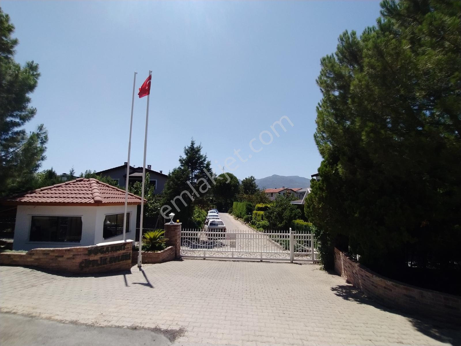 Kemalpaşada Site İçi Müstakil 4+1 Villa 250m2 Konut(1000m2bahçe) - Görsel 3