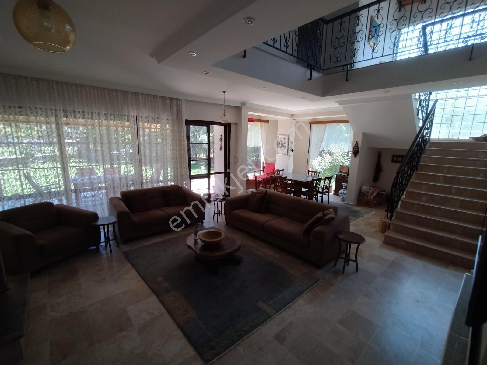 Kemalpaşada Site İçi Müstakil 4+1 Villa 250m2 Konut(1000m2bahçe) - Görsel 16