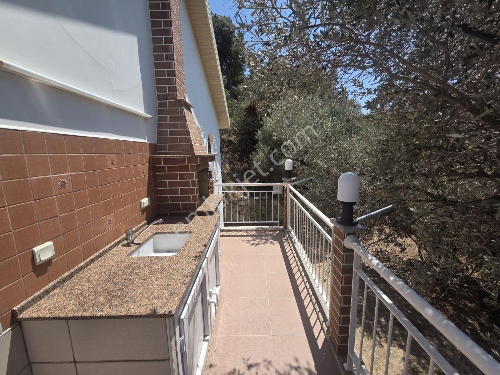 Yenifoça'da Tam Müstakil Doğa Ve Deniz Manzaralı Satılık Villa - Görsel 21