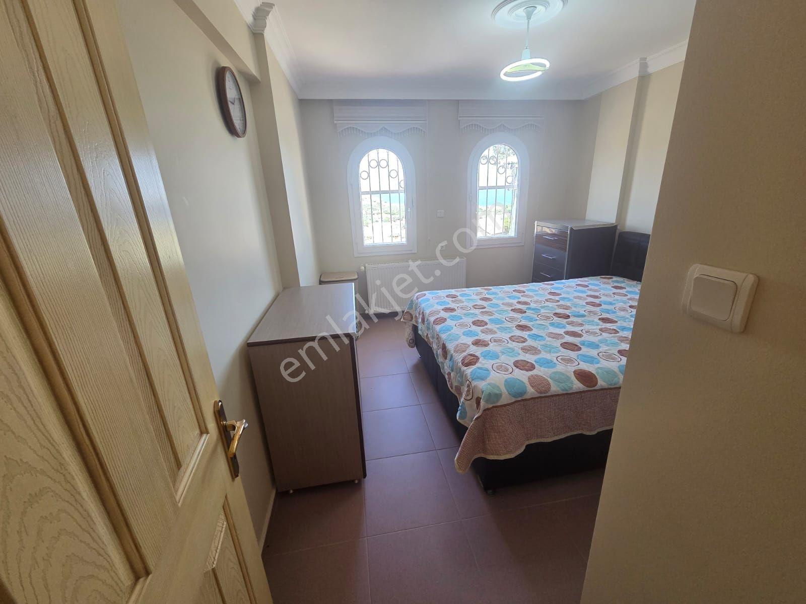 Yenifoça'da Tam Müstakil Doğa Ve Deniz Manzaralı Satılık Villa - Görsel 11