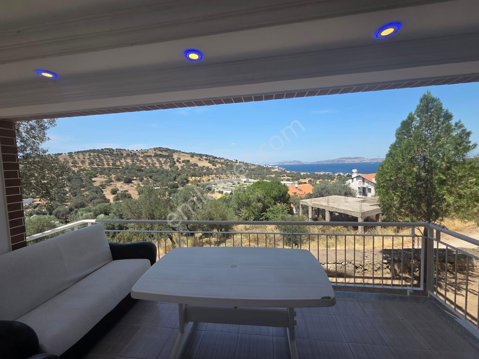 Yenifoça'da Tam Müstakil Doğa Ve Deniz Manzaralı Satılık Villa - Görsel 4