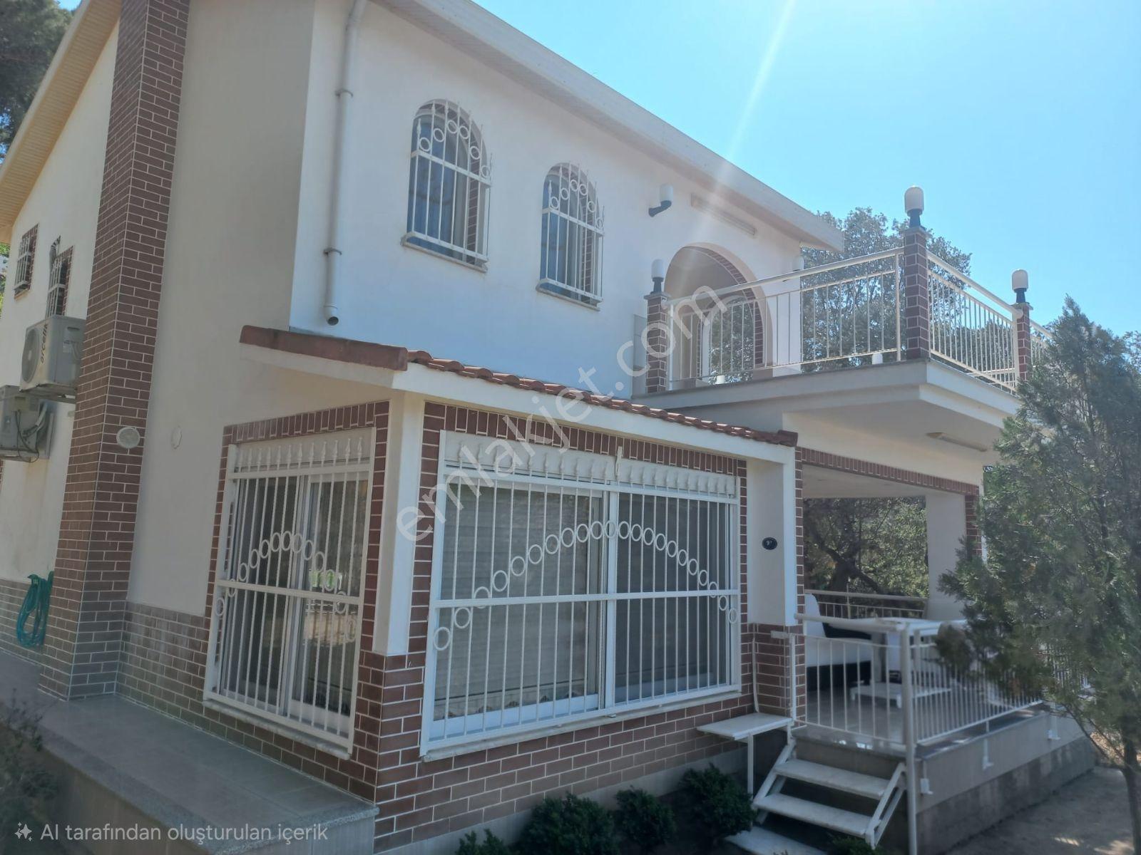 Yenifoça'da Tam Müstakil Doğa Ve Deniz Manzaralı Satılık Villa - Görsel 13
