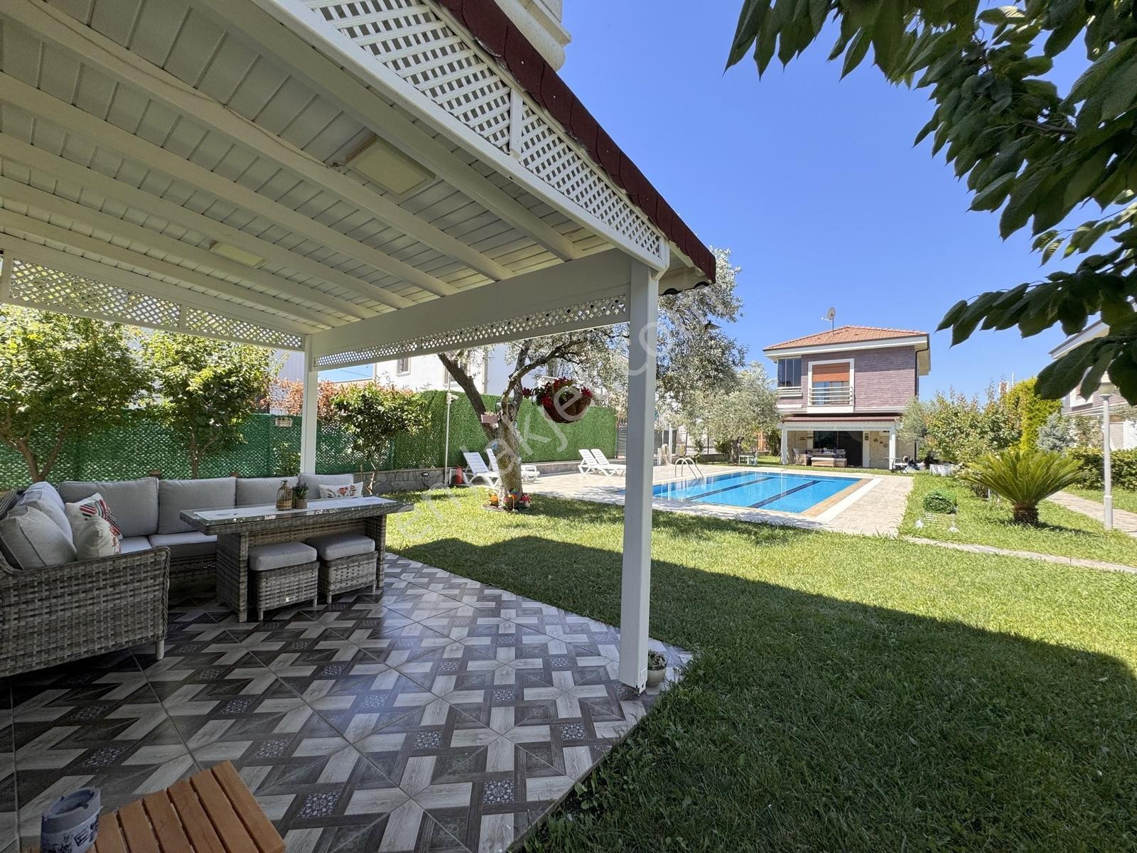 ▀ Yetkili Güç'ten Akçay'da Yüzme Havuzlu Denize 600m Lüx 3+1 Villa - Görsel 31