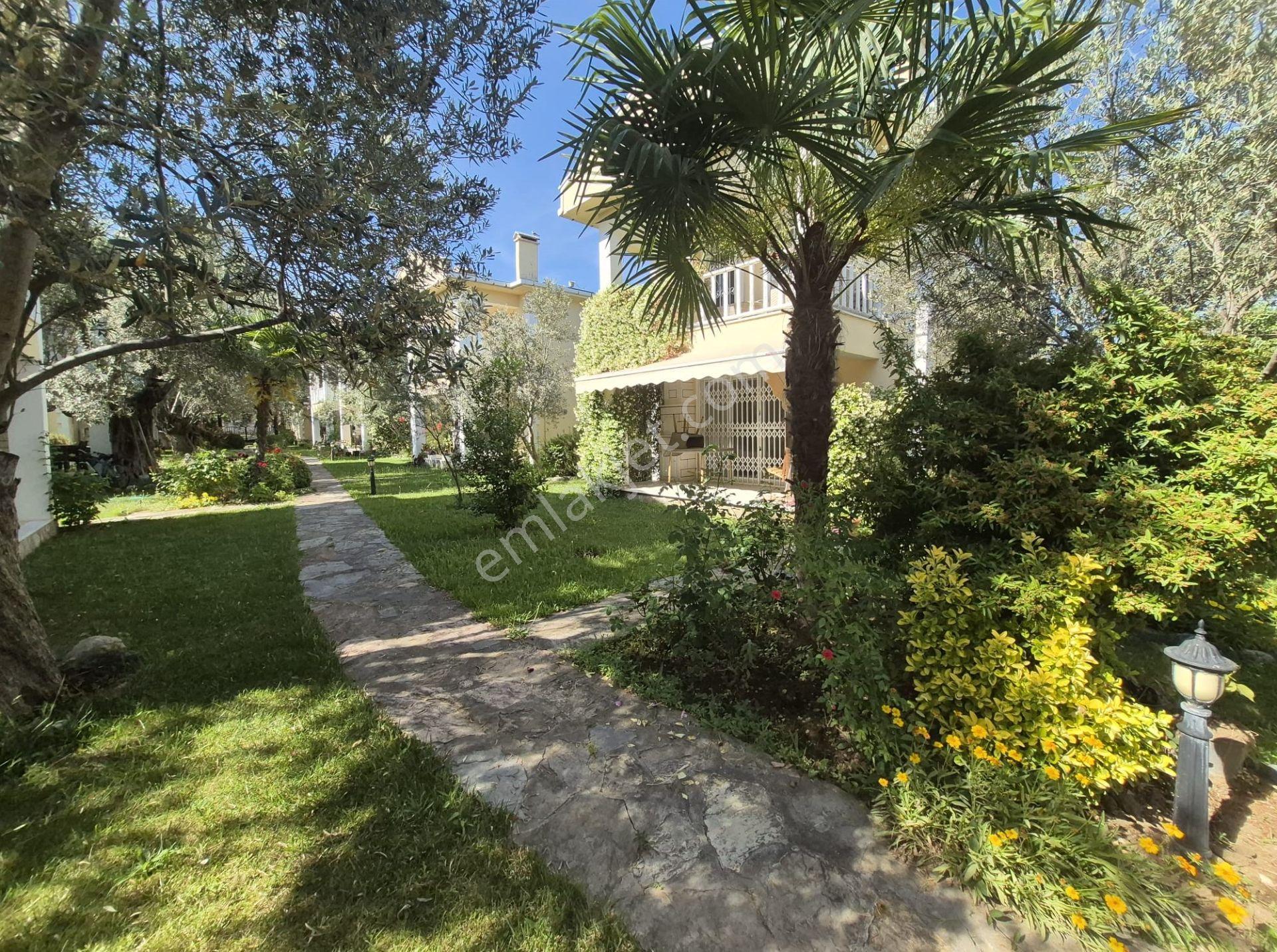 Güre'de Havuzlu Site İçinde Full Eşyalı Satılık Villa - Görsel 27