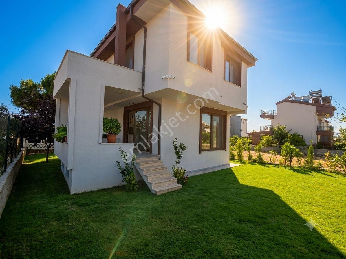 Akarca Müstakil Denize Yakın 3+1 Ebeveyn Satılık Villa Rw Akar
