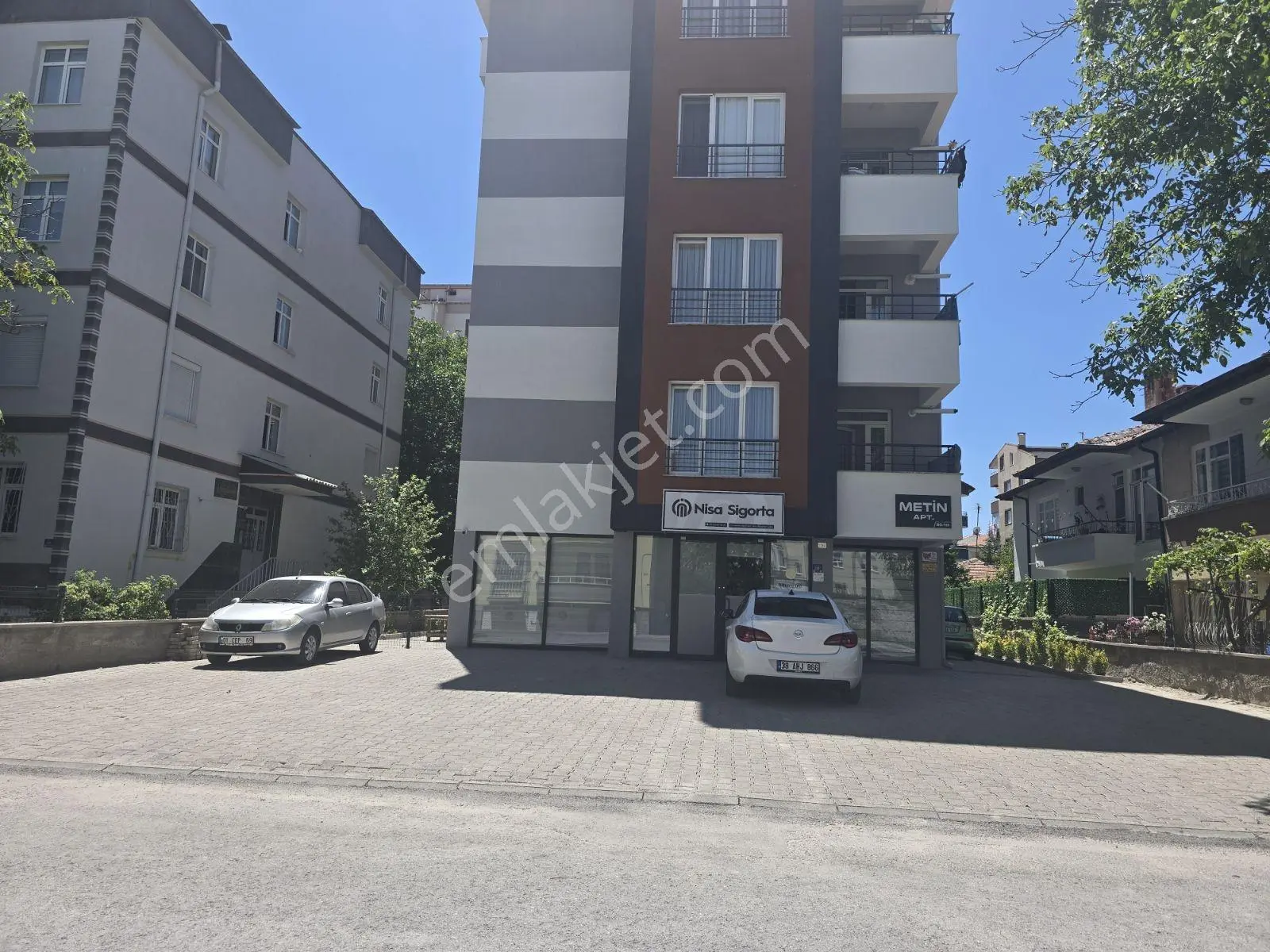 Yeni Mahallede Satılık 45m Dükkan