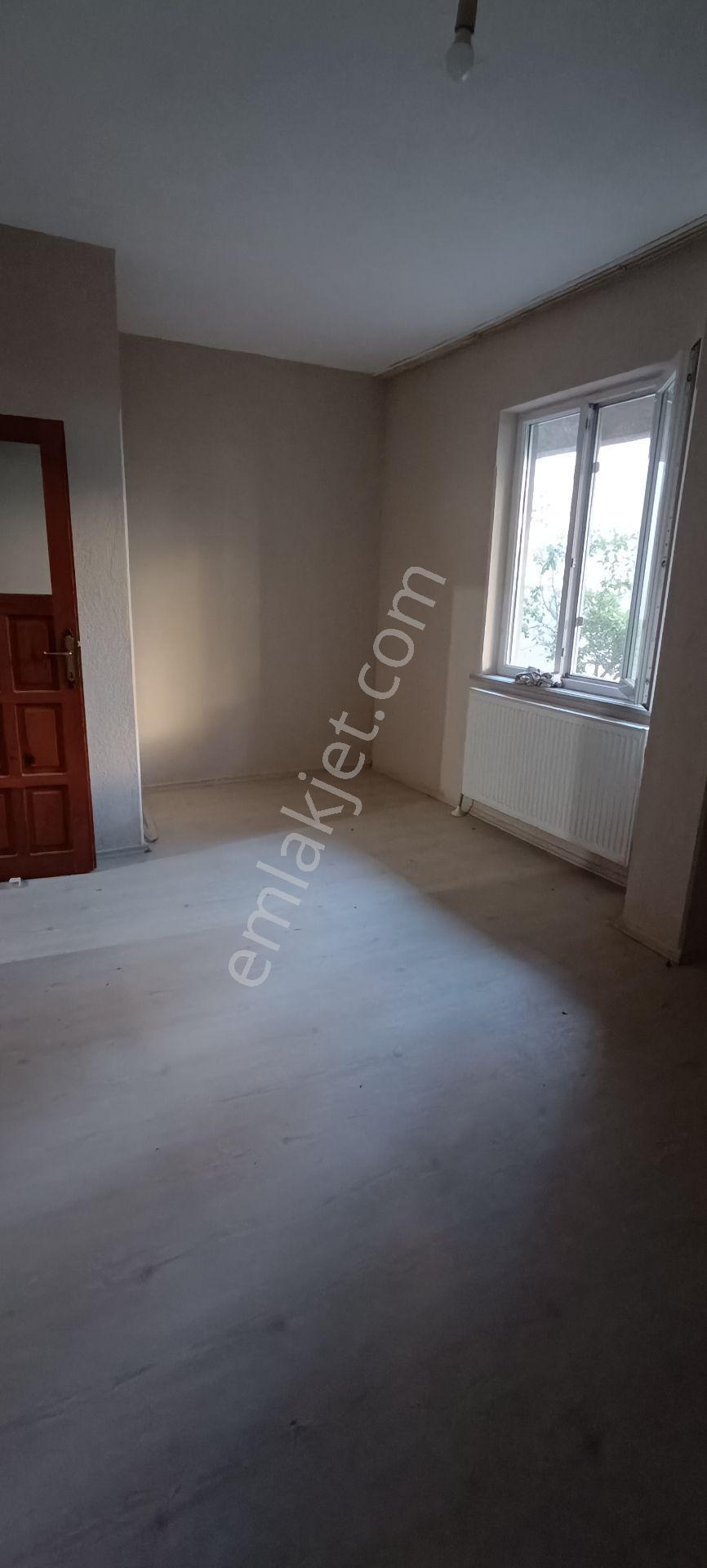Gazi Mahallesi'nde Merkezi Konumlu 2+1 Kiralık Daire - Görsel 6