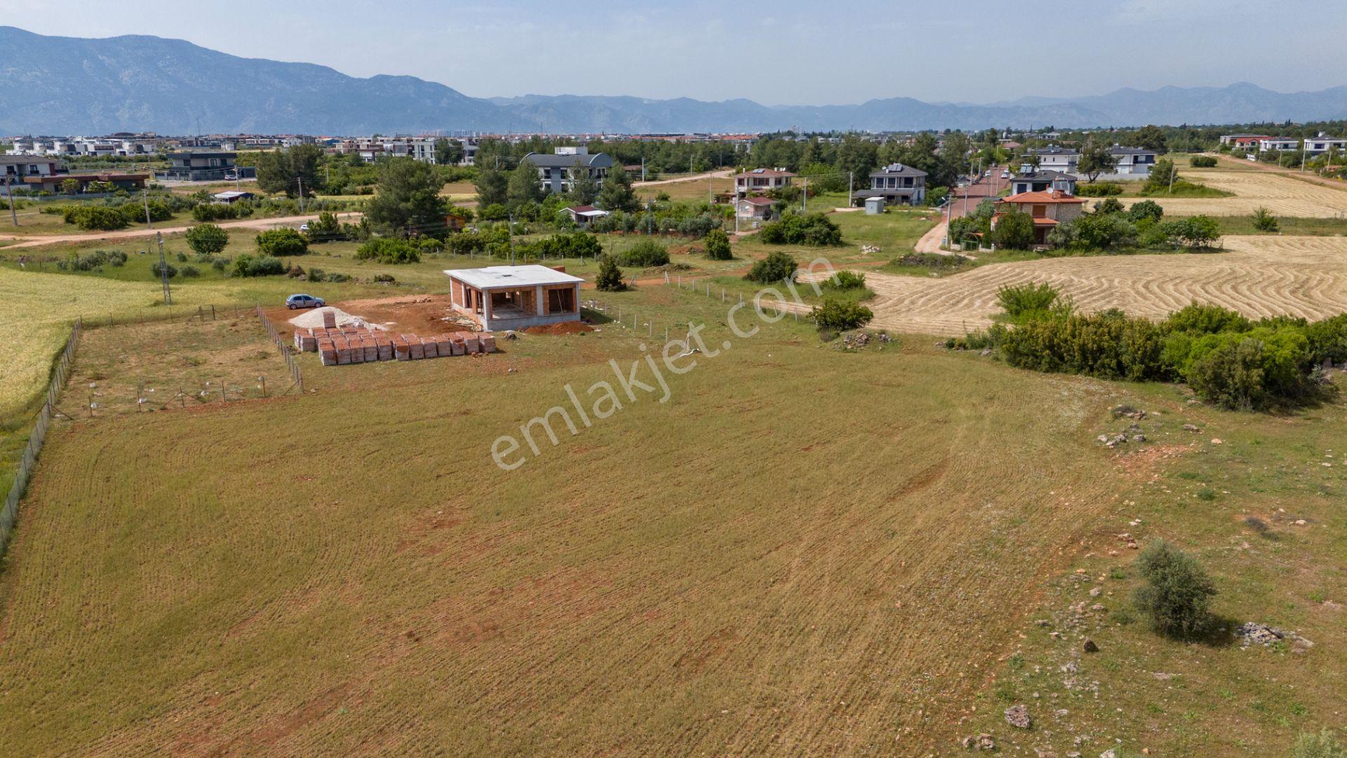 Antalya Döşemealtı Altınkale Mahallesi'nde Satılık 12 Metrelik Yola Cepheli 543 M² 3 Kat İmarlı Arsa