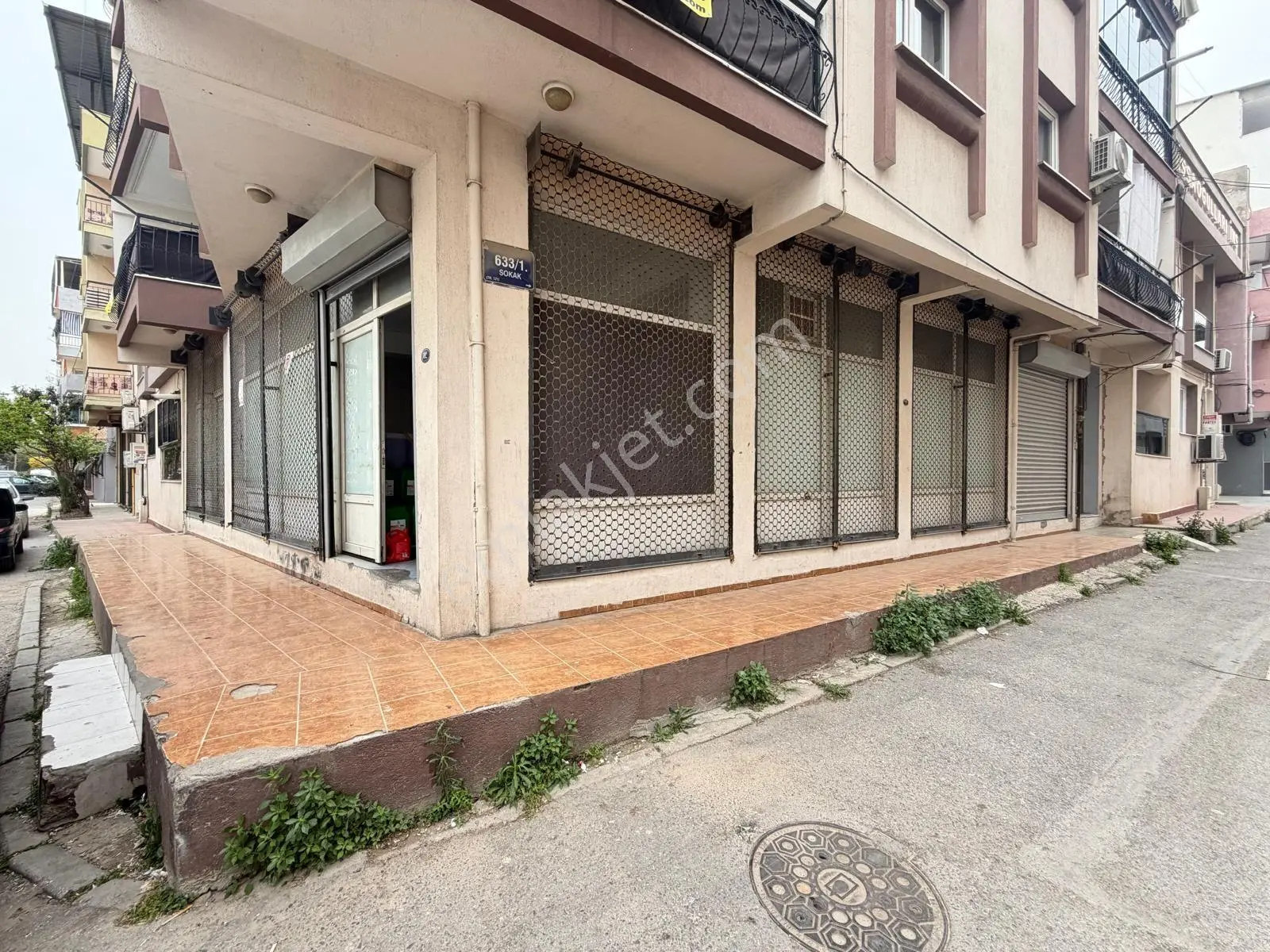 Buca Fırat Mahallesinde Satılık 155 M2 Köşe Dükkan!!! - Görsel 3