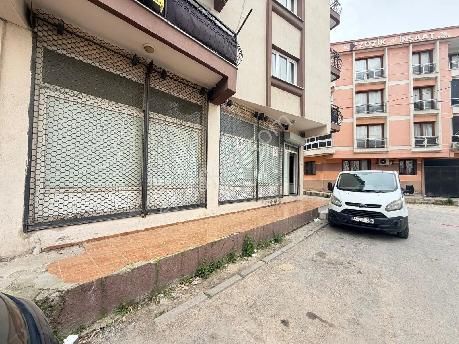 Buca Fırat Mahallesinde Satılık 155 M2 Köşe Dükkan!!! - Görsel 4