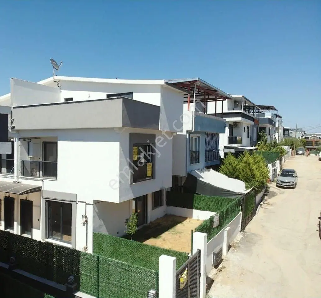 Barbaros'ta Satılık 3+1 Öncephe Tripleks Villa, Bahçeli & Modern - Görsel 3