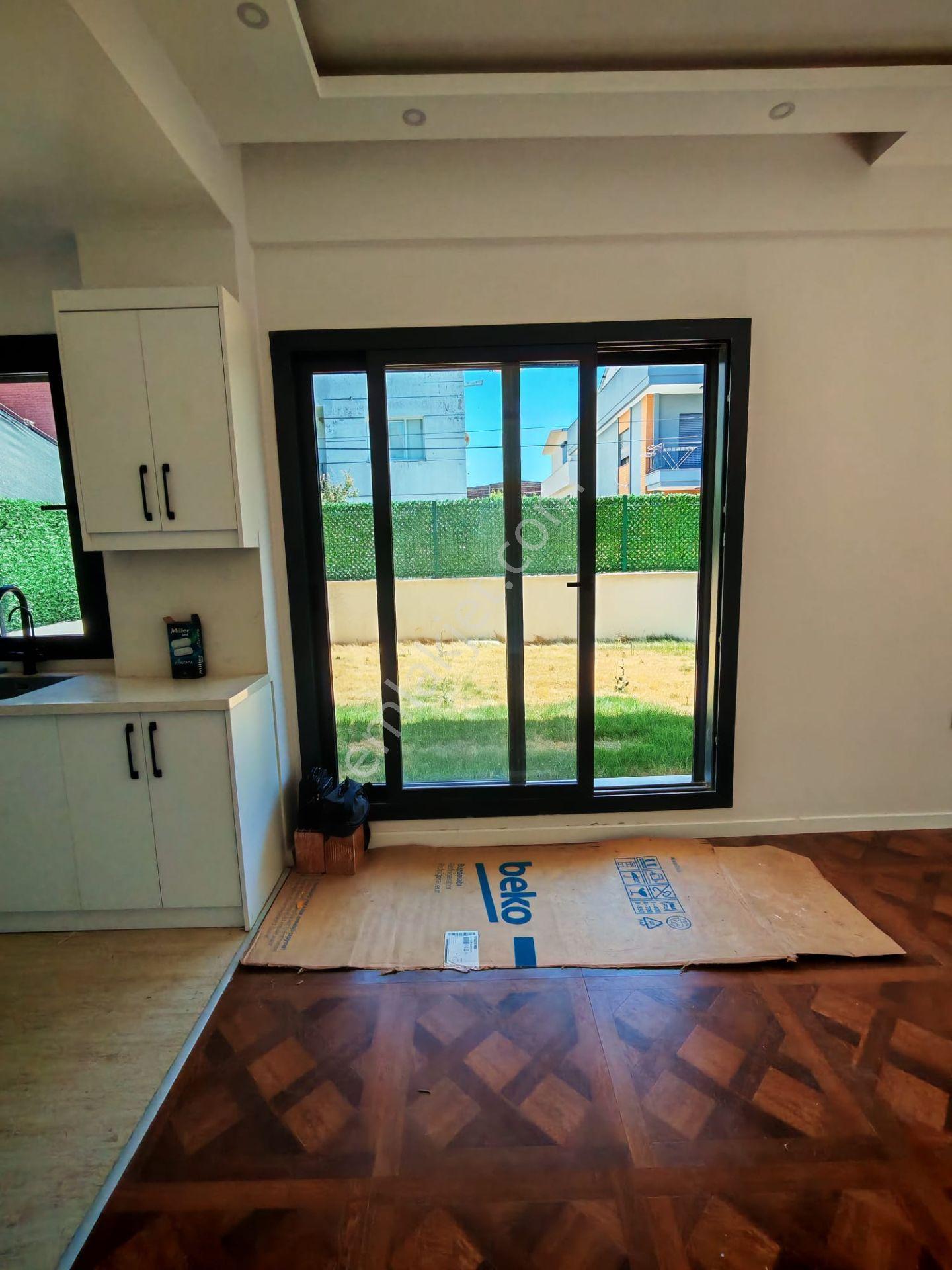 Barbaros'ta Satılık 3+1 Öncephe Tripleks Villa, Bahçeli & Modern - Görsel 15