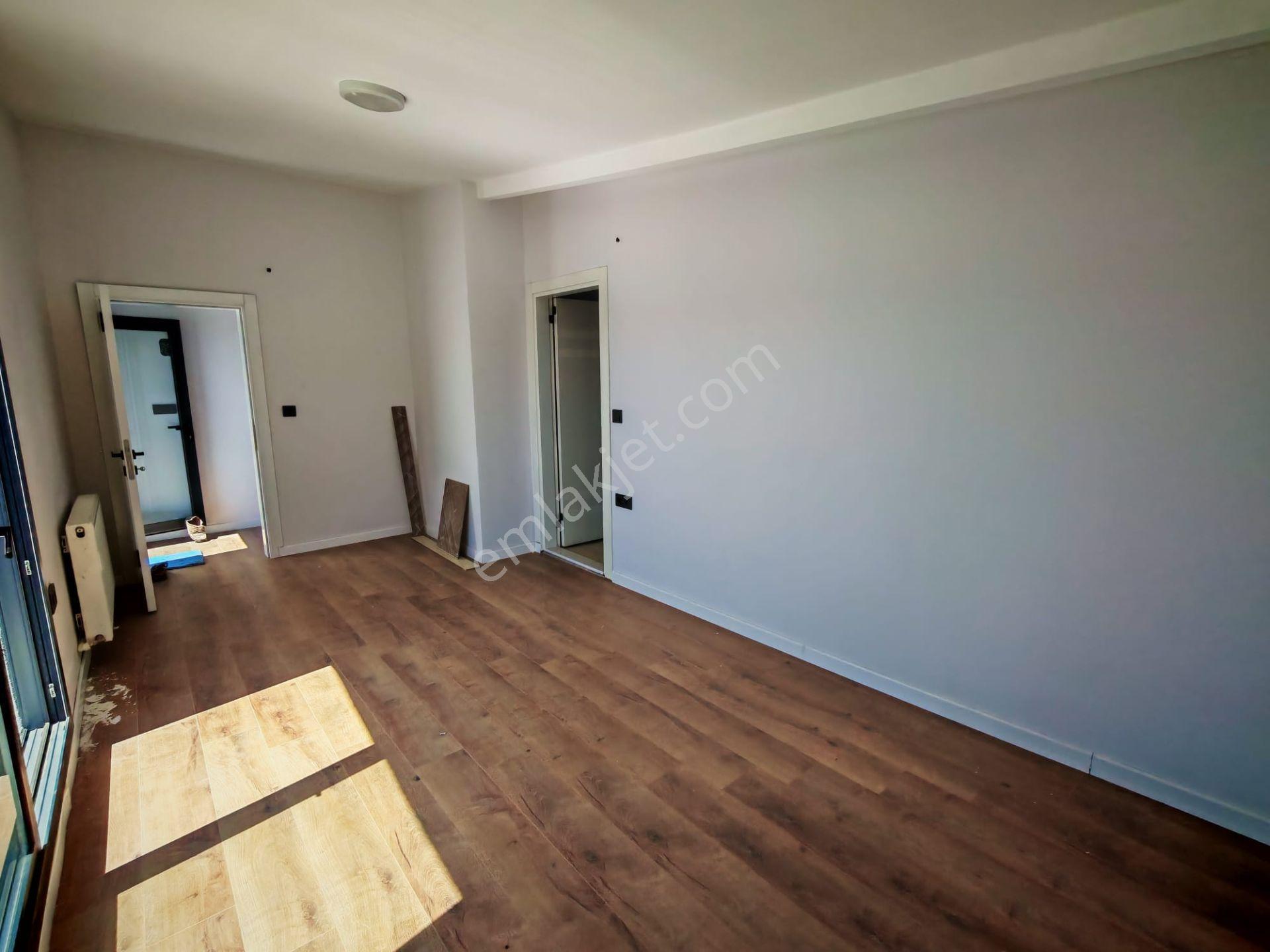 Barbaros'ta Satılık 3+1 Öncephe Tripleks Villa, Bahçeli & Modern - Görsel 34