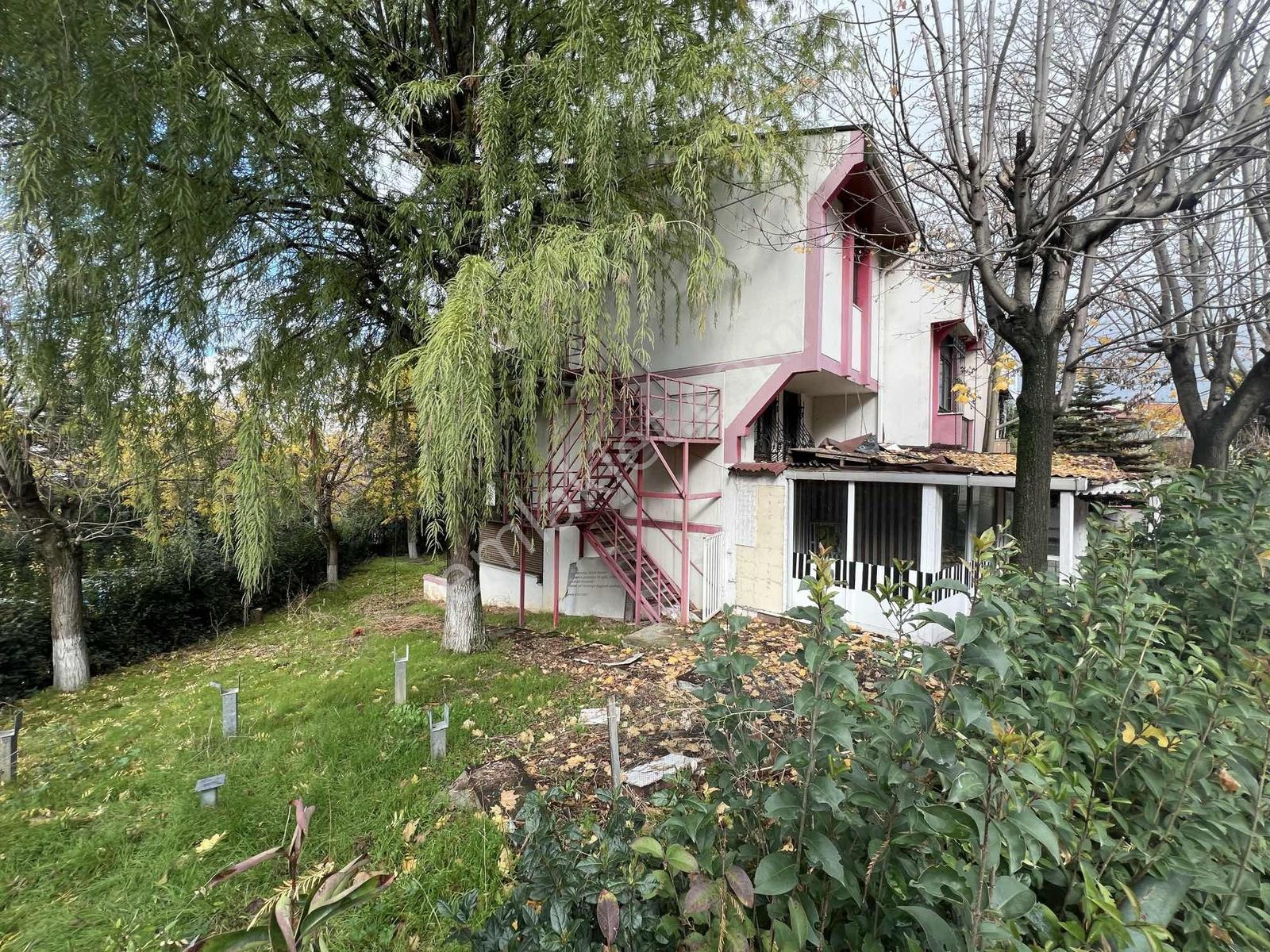 Bahçeşehir Çınar Adası'nda İş Yerine Uygun Kiralık Villa - Görsel 8