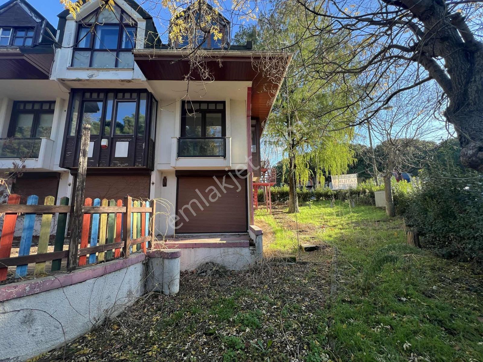 Bahçeşehir Çınar Adası'nda İş Yerine Uygun Kiralık Villa - Görsel 2