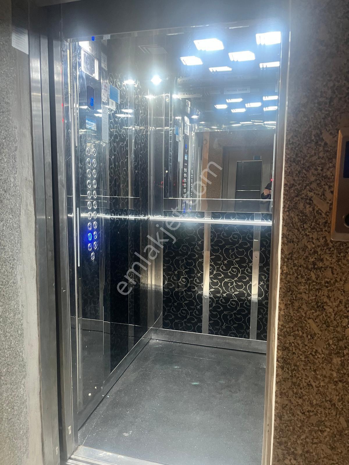 Esenyurt Özyurtlar'da 1+0 Eşyalı Daire