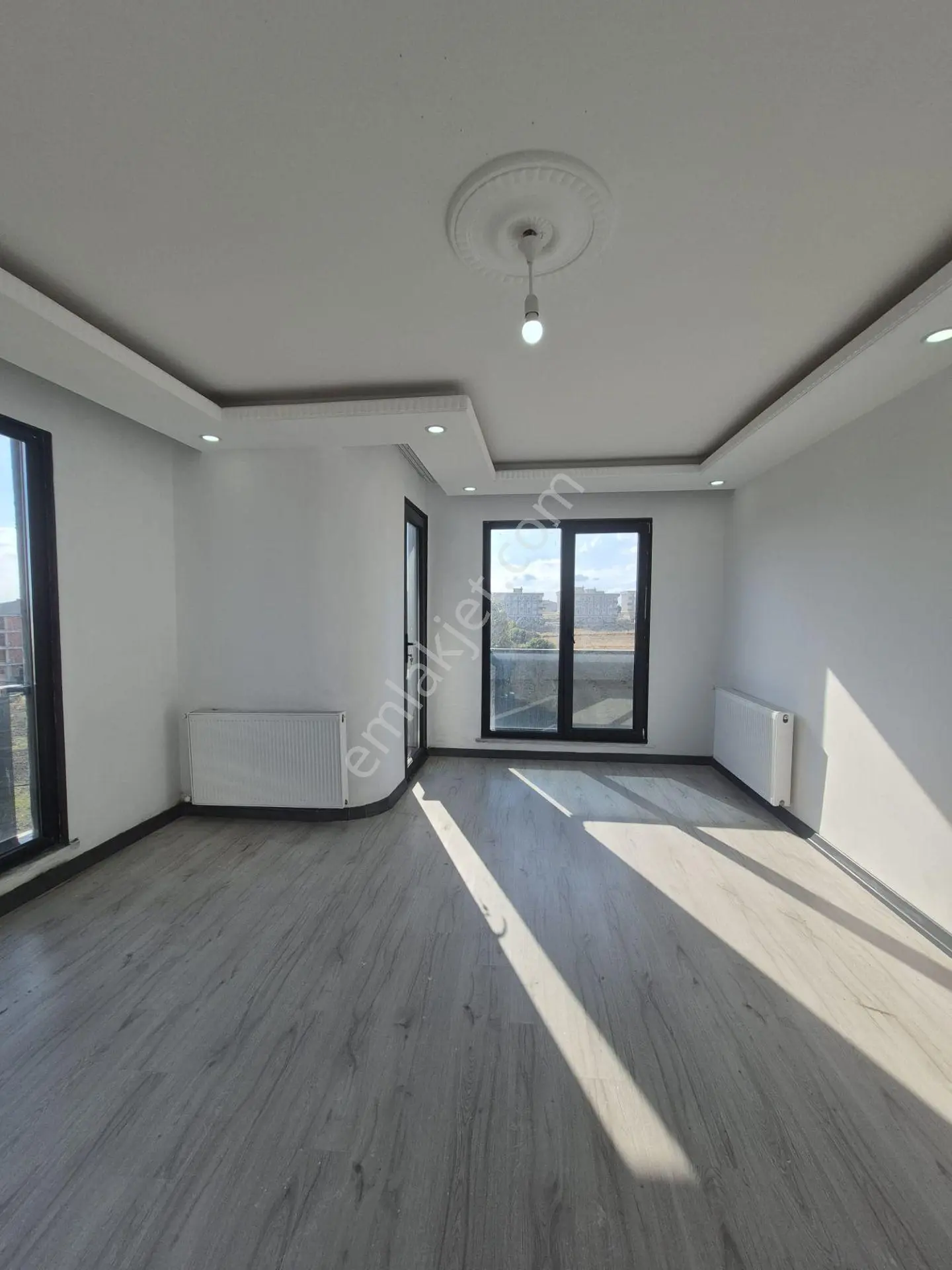 Silivri Selimpaşa'da Satılık 2+1 Deniz Manzaralı Ferah Daire - Görsel 2