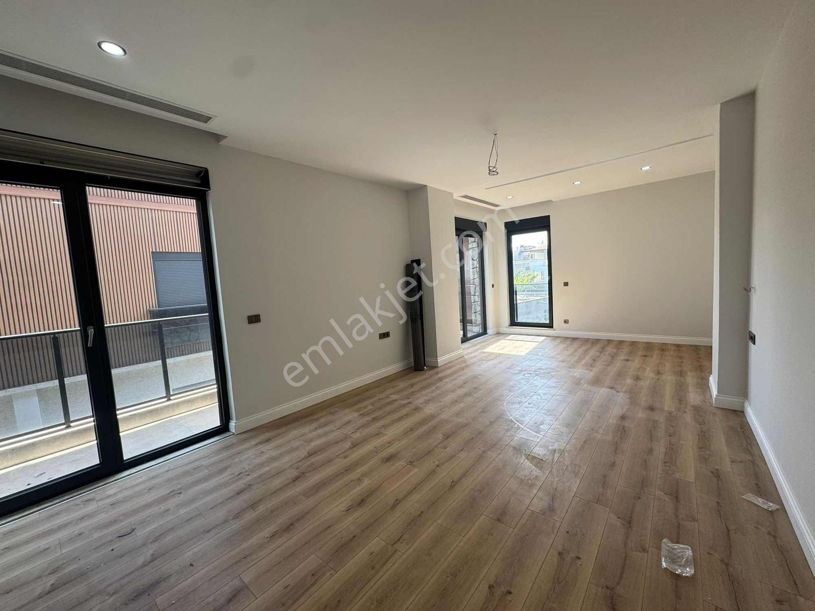 Krediye Açık Özel Tasarım Müstakil 5+1 Satılık Villa - Görsel 14