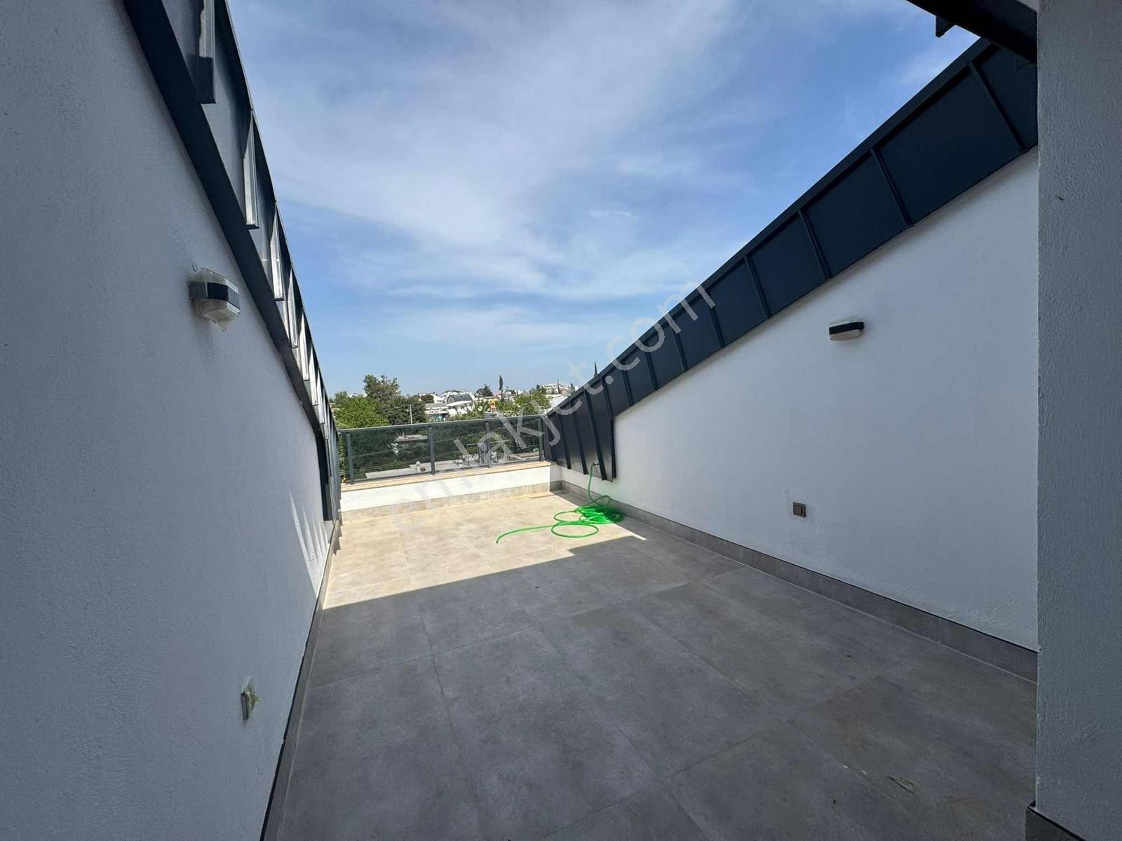 Krediye Açık Özel Tasarım Müstakil 5+1 Satılık Villa - Görsel 18