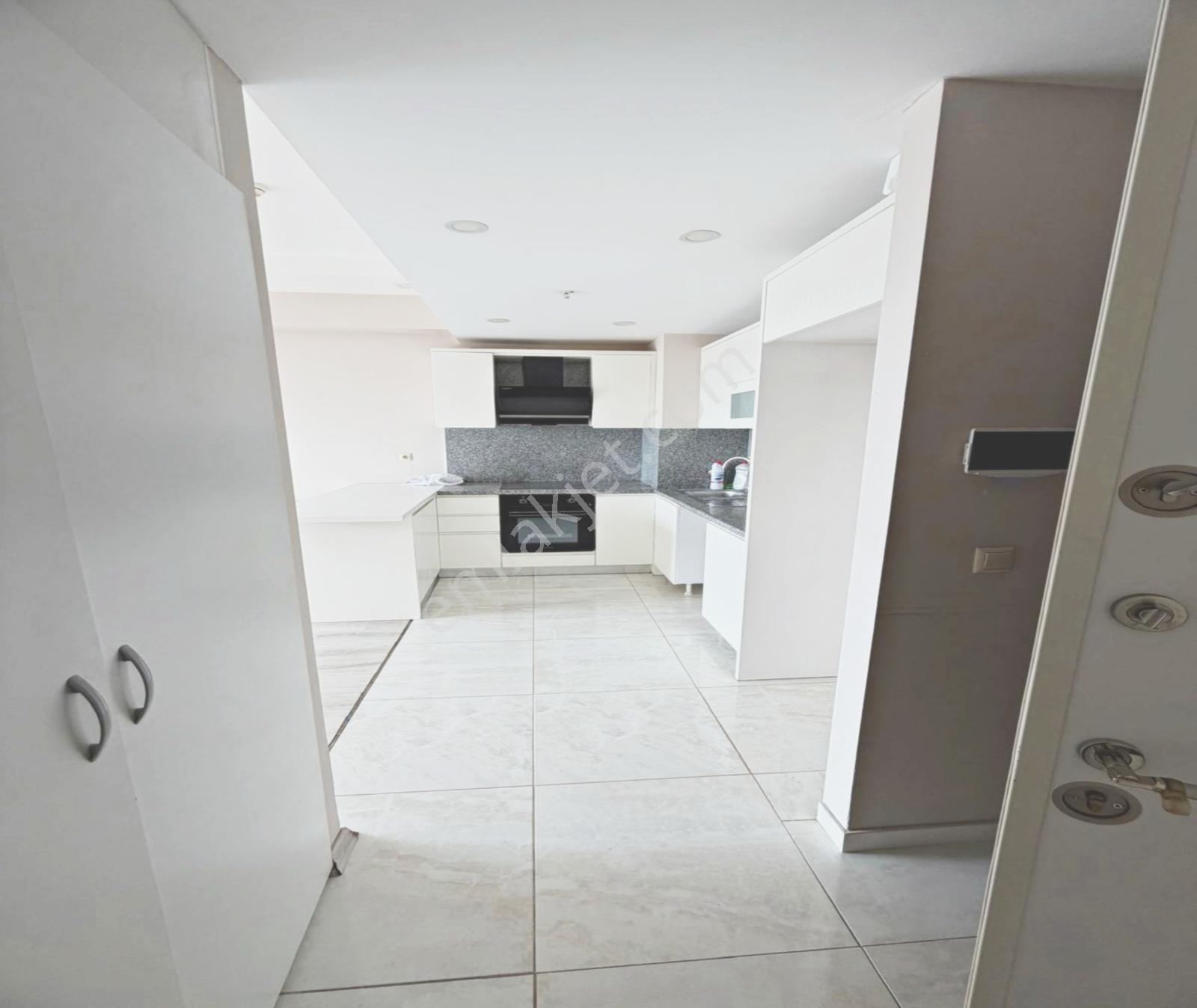 Metrobuse Yakın Site İçerisinde 1+1 Full Konsept Kiralık Daire - Görsel 6