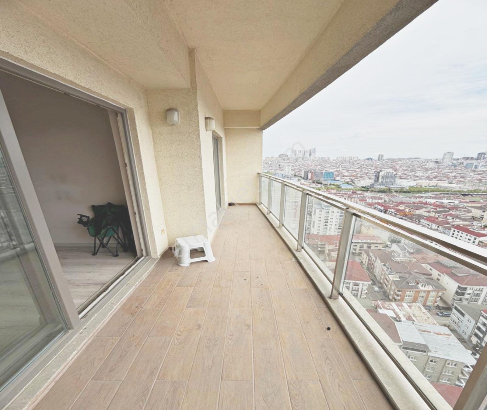 Metrobuse Yakın Site İçerisinde 1+1 Full Konsept Kiralık Daire - Görsel 4