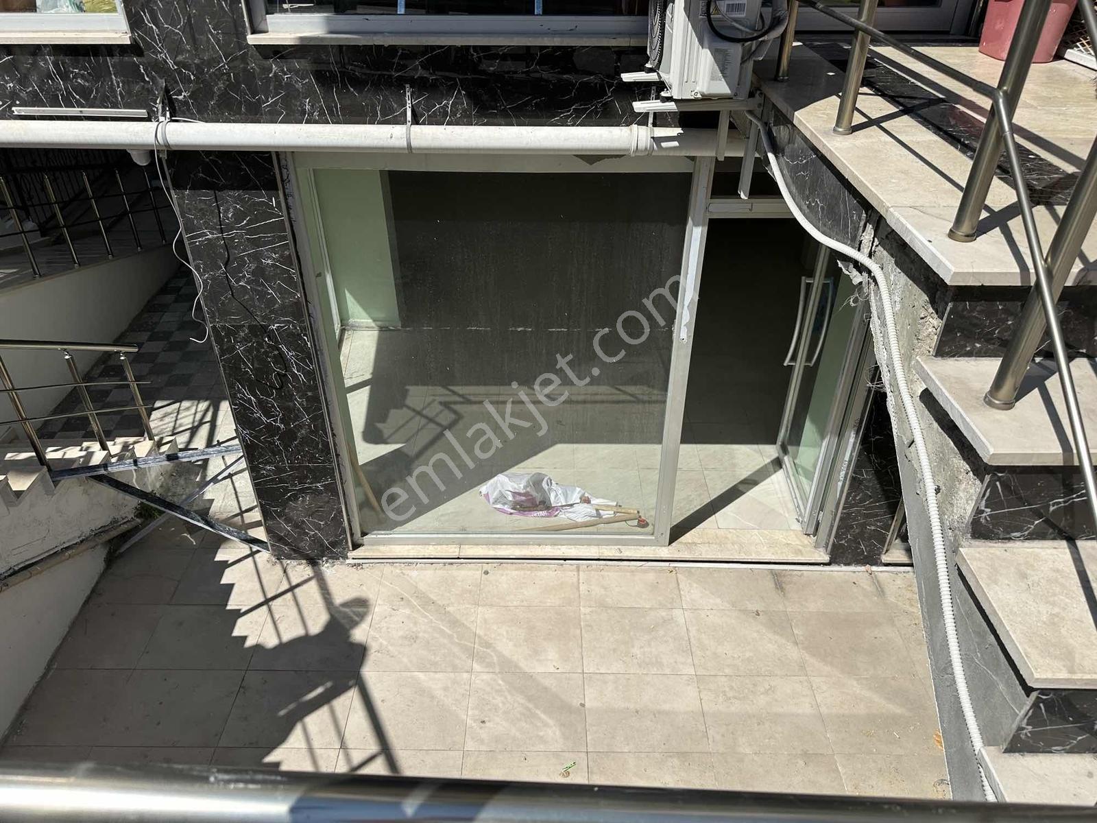 Ümraniye Çarşıda 200m2 Depolu Kullanışlı Kiralık Dükkan - Görsel 16