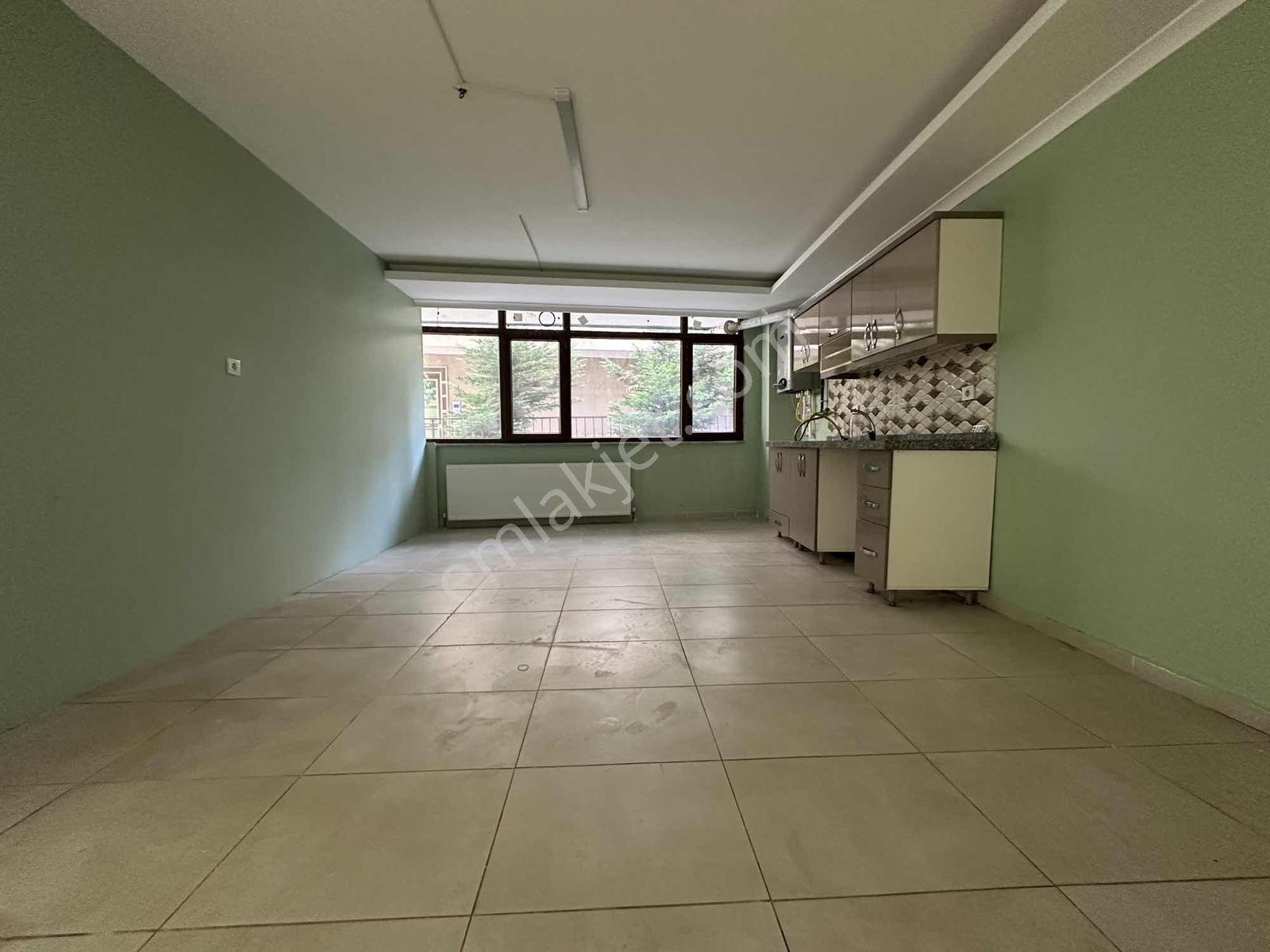 Ümraniye Çarşıda 200m2 Depolu Kullanışlı Kiralık Dükkan - Görsel 20