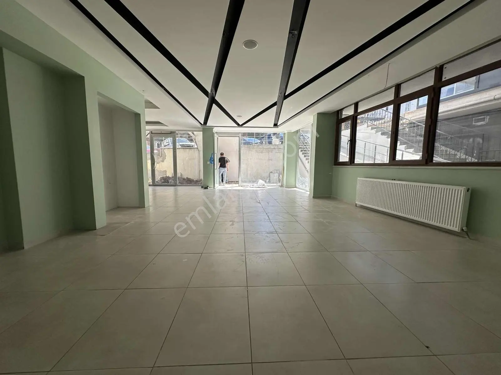 Ümraniye Çarşıda 200m2 Depolu Kullanışlı Kiralık Dükkan - Görsel 9