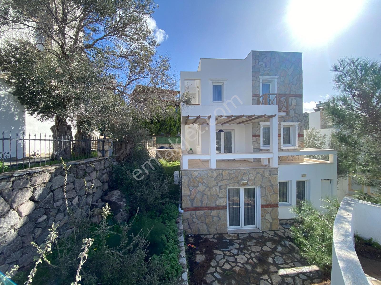 Gündoğan'da,satılık,site İçinde,6+1,eşyalı,bahçeli,teraslı,villa - Görsel 2
