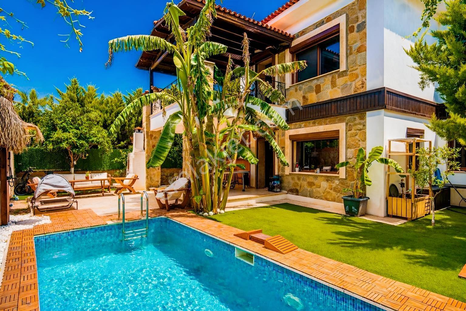 Gümüşlük Peksimet Mah. 3+1 Müstakil Havuzlu Villa