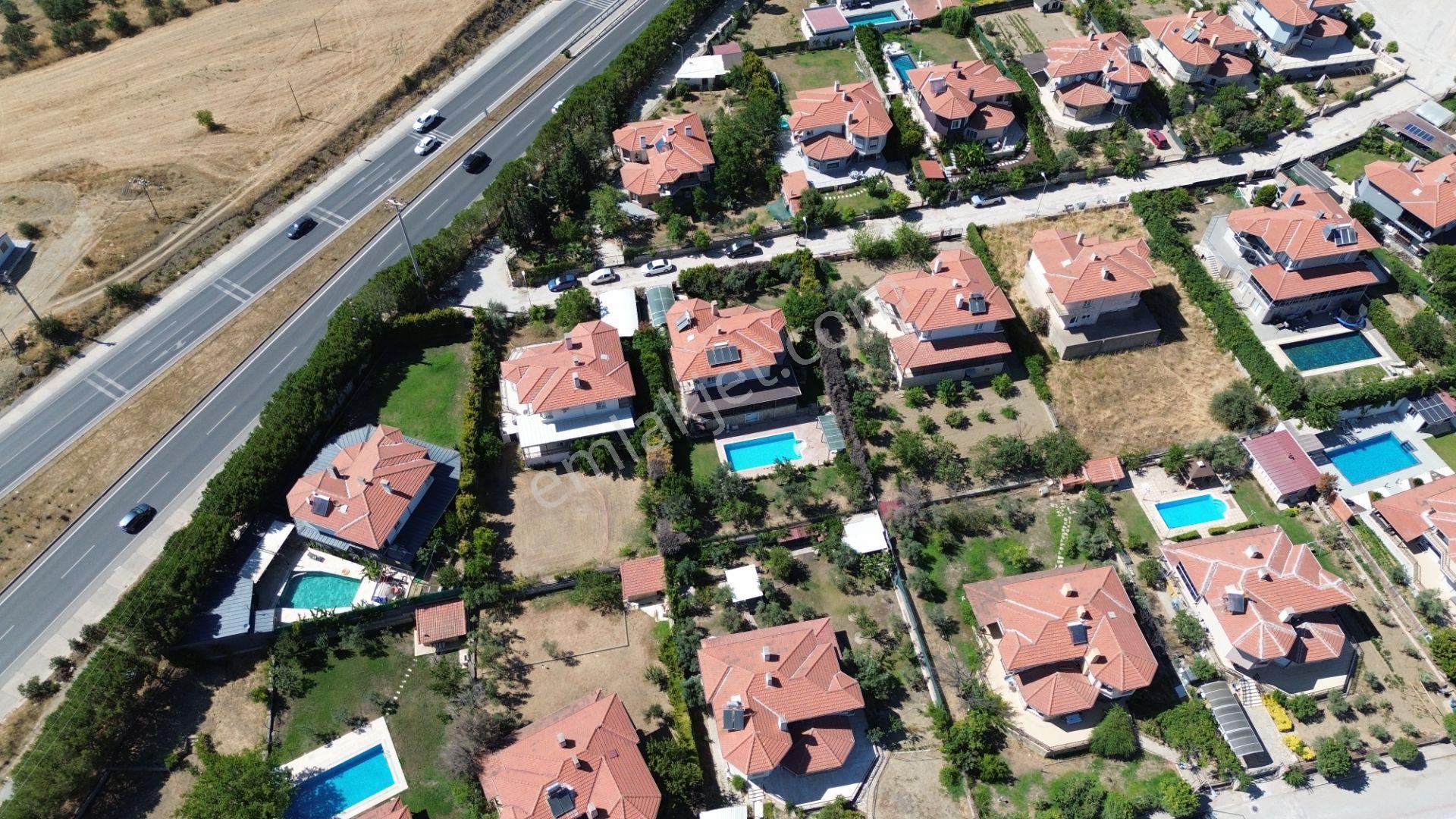 Seferihisar Ulamış'ta Satılık Havuzlu Villa | Turunçevler Sitesi'nde Tam Müstakil 5+1 Lüks Villa - Görsel 11