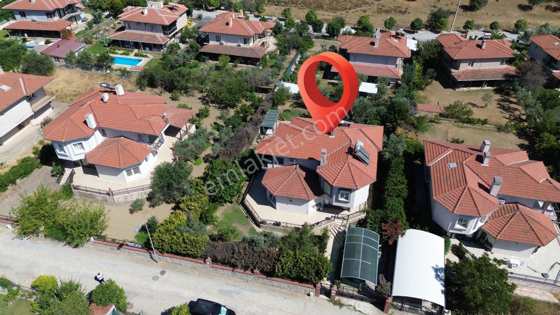 Seferihisar Ulamış'ta Satılık Havuzlu Villa | Turunçevler Sitesi'nde Tam Müstakil 5+1 Lüks Villa - Görsel 10