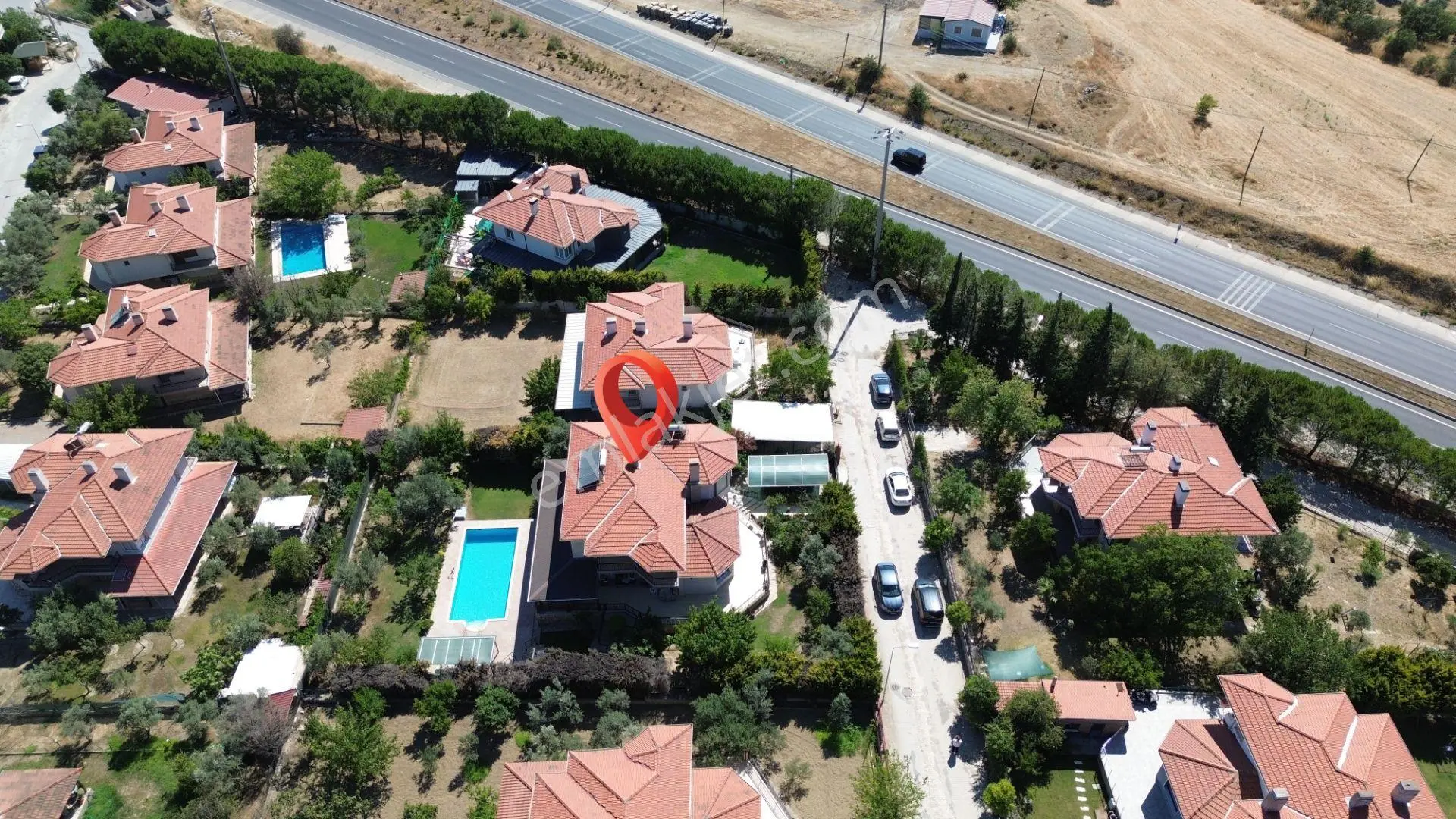 Seferihisar Ulamış'ta Satılık Havuzlu Villa | Turunçevler Sitesi'nde Tam Müstakil 5+1 Lüks Villa - Görsel 2