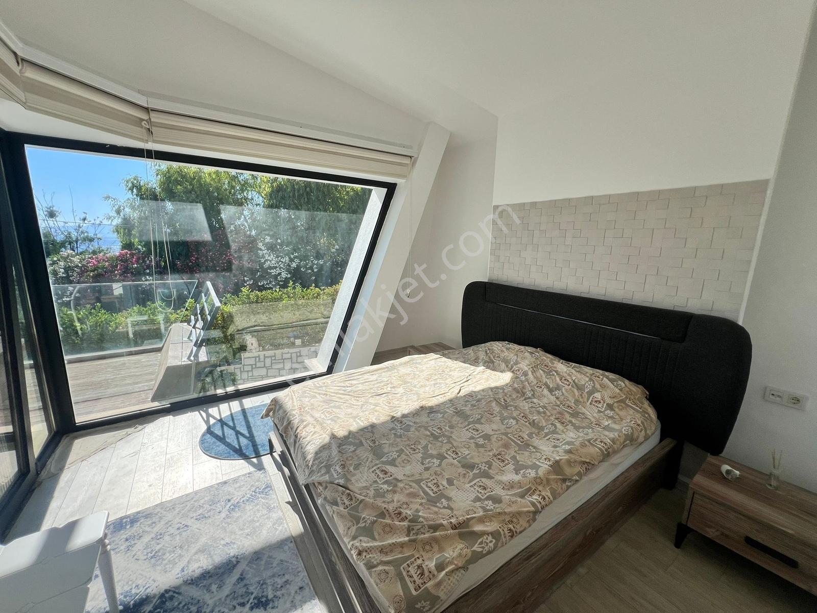 Akyarlar'da,özel Plajlı,deniz Manzaralı,müstakil Bahçeli Villa - Görsel 36