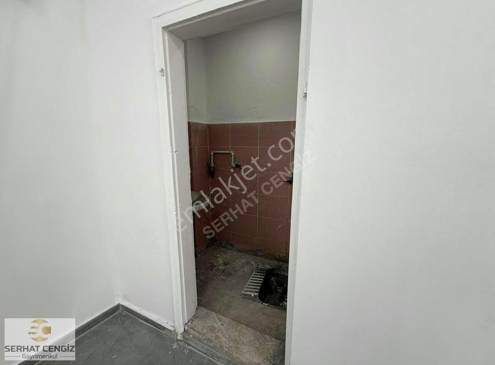 YENİ ADLİYE YAKINI, KİRACILI, 100M² SATILIK DÜKKAN - Görünüm 5