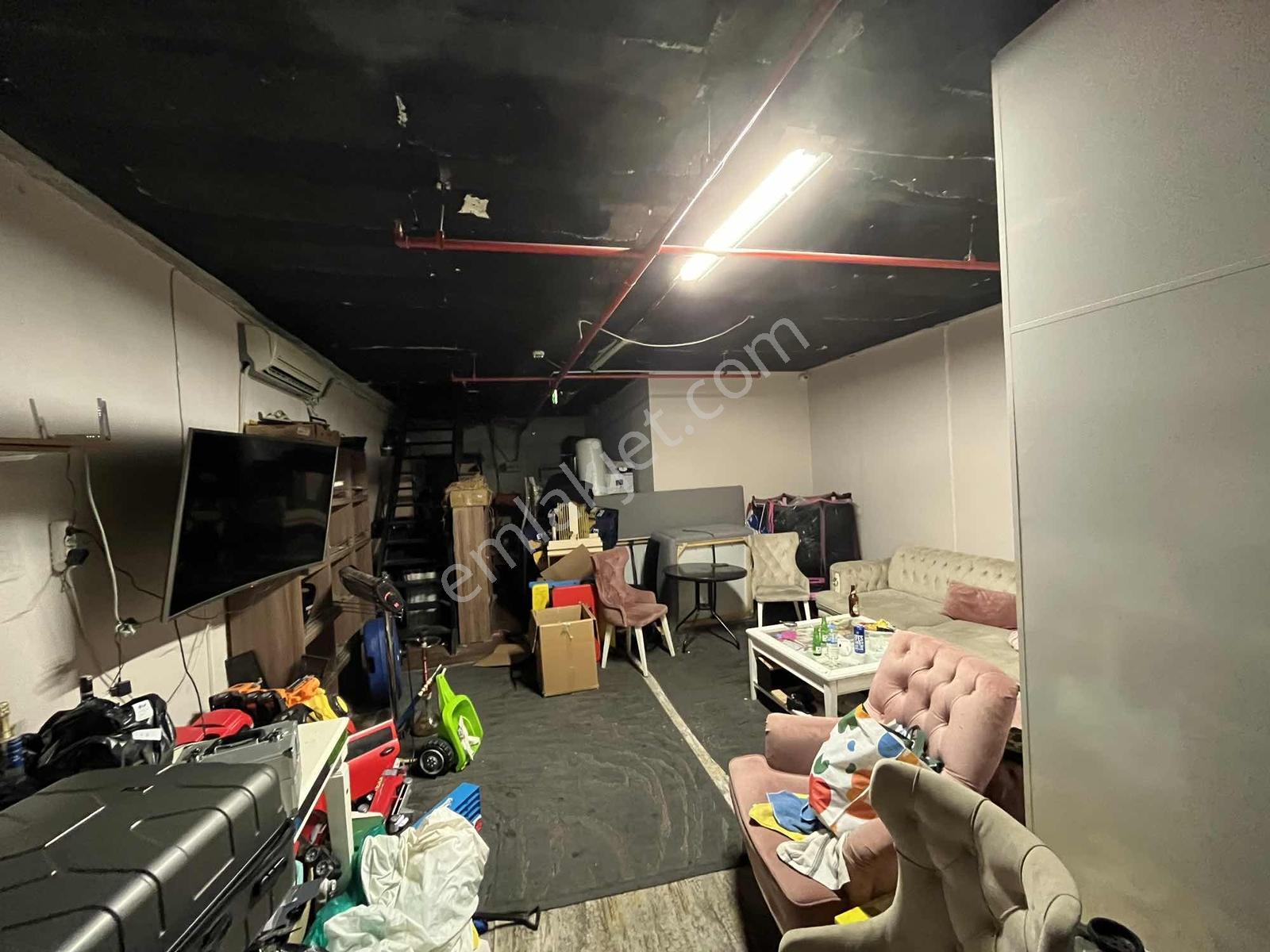 Bakırköy Cıty'de Geniş Kullanım Alanlı Devren Kiralık Dükkan - Görsel 3