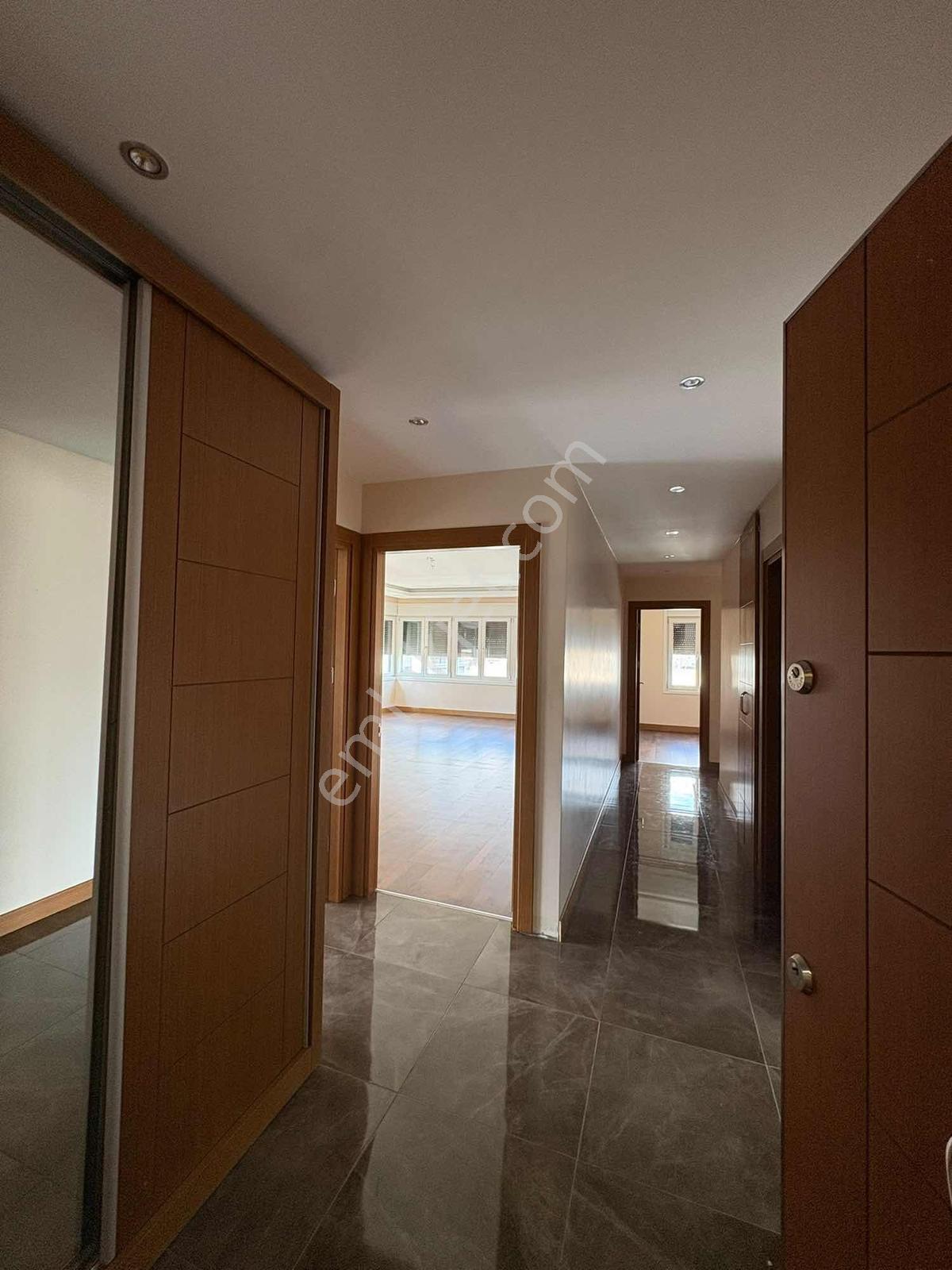 Caddebostan Bağdat Caddesi 1. Paralel Havuzlu Geniş 3+1 Kiralık - Görsel 2